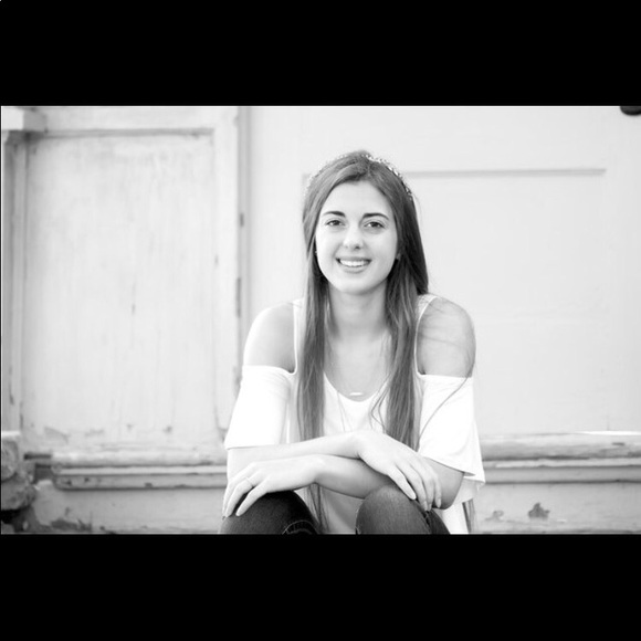 Meet your Posher, Sarah - Picture 3 of 4